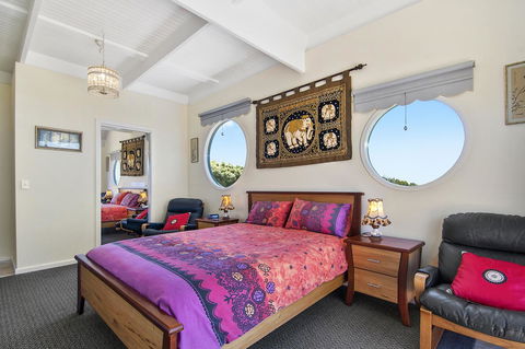 Black Dolphin Beach Penthouse - eAccommodation 12