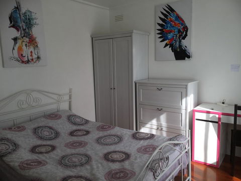 Doncaster Westfield Home Stay - eAccommodation 43