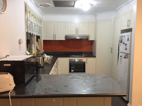 Doncaster Westfield Home Stay - eAccommodation 8