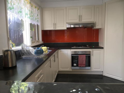 Doncaster Westfield Home Stay - eAccommodation 38