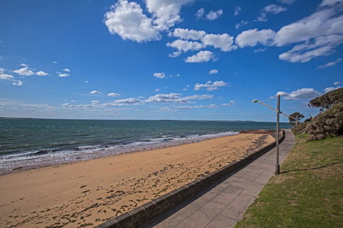 C-Scape Esplanade Cowes - eAccommodation 21