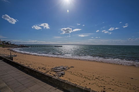 C-Scape Esplanade Cowes - eAccommodation 22