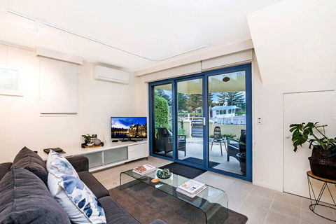 The Waterfront Apartment - eAccommodation 9