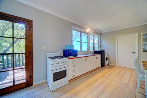 The Hillside Cottage - eAccommodation 1