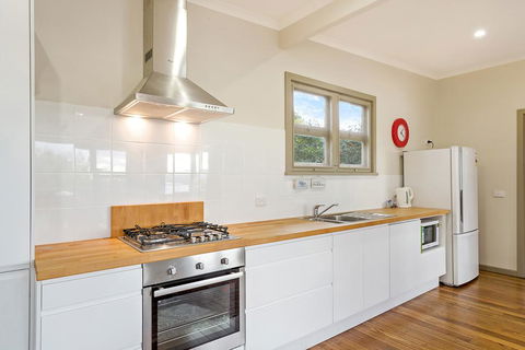 The Love Shack - eAccommodation 1