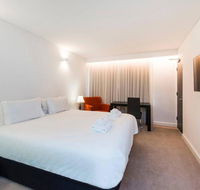 The Nest - Spacious Studio on Newcastle St with Roof Terrace - eAccommodation