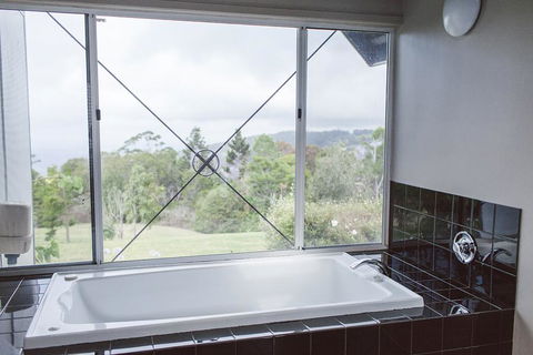 The Retreat Tamborine Mountain - eAccommodation 1