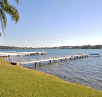The Studio on the Lake  Fishing Point Lake Macquarie - honestly put the line in and catch fish - eAccommodation