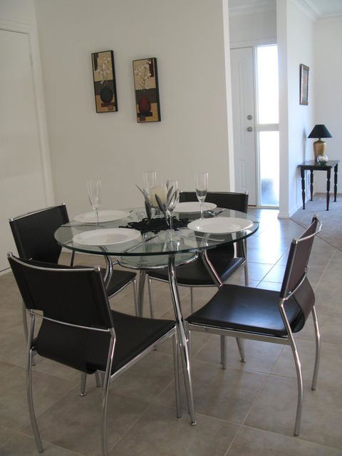 The Villa Kyabram - eAccommodation 3