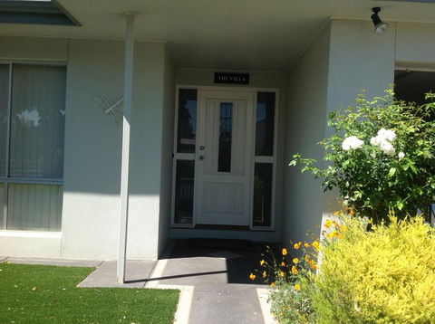 The Villa Kyabram - eAccommodation 1
