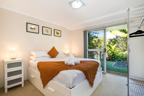 Tropical Townhouse With Two Courtyards And Pool - eAccommodation 1