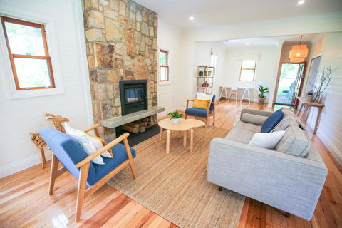 Two Oaks - eAccommodation 0
