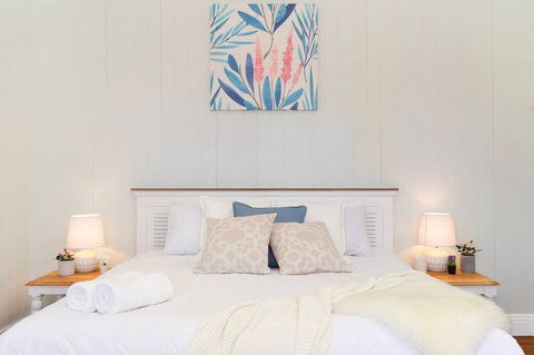 Ultimate Family Home - 3 Bedroom Lux Retreat With Private Pool, Spa And Incredible Views - eAccommodation 1