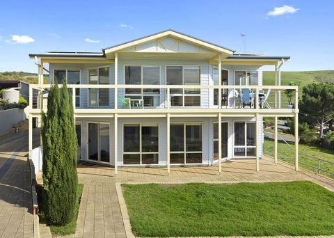 VALLEY VIEWS - 10 Valley Heights Drive - eAccommodation 2