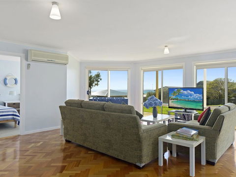 VALLEY VIEWS - 10 Valley Heights Drive - eAccommodation 3