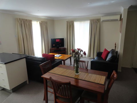 Victoria Lodge Motor Inn & Apartments - eAccommodation 1