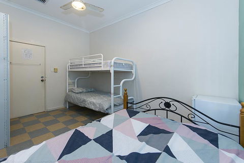Victoria Park Lodge - eAccommodation 1