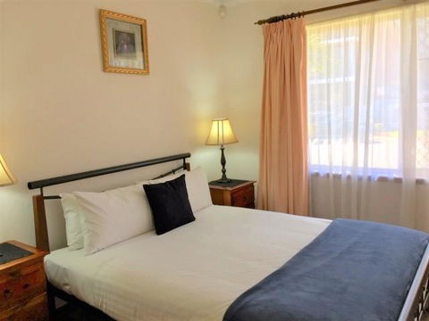 Victoria Park Villa 2 - eAccommodation 3