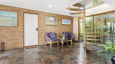 VIEWS AT MCCRAE..... - eAccommodation 1