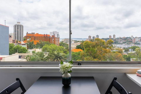 Views To Die For// Studio Rushcutters Bay // Free Parking - eAccommodation 2