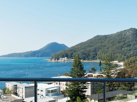 Views, Views & More Views, Sub-Penthouse In Shoal Bay - eAccommodation 0