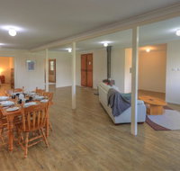 Village Stays Coldstream Gallery Bungalow - eAccommodation