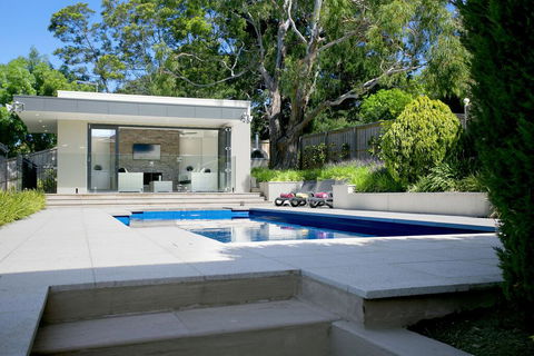 Vue De La Mer Luxury Family Retreat With Tennis Court, Pool, Spa, Water Views - eAccommodation 2