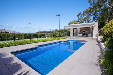 Vue De La Mer Luxury Family Retreat With Tennis Court, Pool, Spa, Water Views - eAccommodation 3