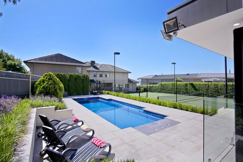 Vue De La Mer Luxury Family Retreat With Tennis Court, Pool, Spa, Water Views - eAccommodation 0