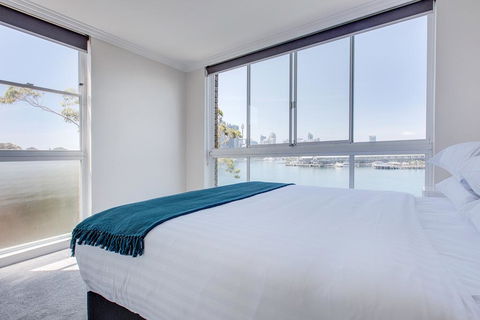 Wake Up To Sydney Harbour - eAccommodation 3