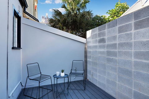 Walk To The City, Fish Market, Darling Harbour - eAccommodation 3