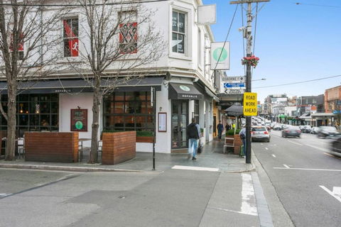 Walk To The MCG, The Tan, Botanic Gardens & Train - eAccommodation 3