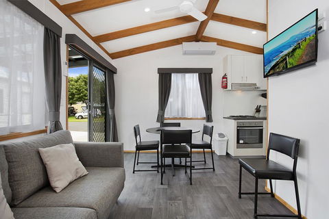 Warrnambool Holiday Village - eAccommodation 0