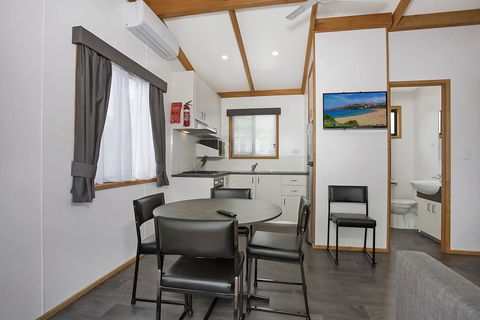 Warrnambool Holiday Village - eAccommodation 2