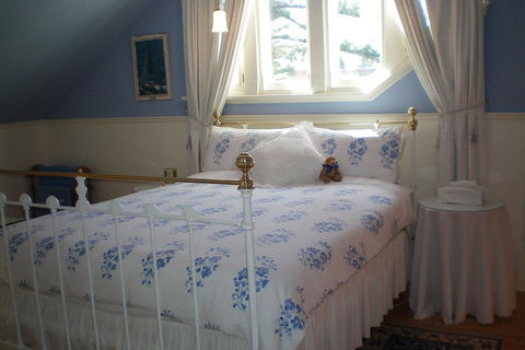 Water Bay Villa Bed & Breakfast - eAccommodation 2