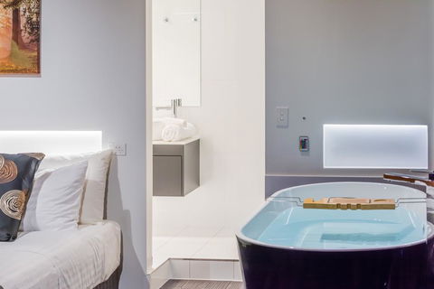 Waterfall Springs Retreat - eAccommodation 0