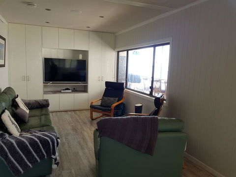 Waterfront 2 Bed Luxury Apartment In Corlette, Port Stephens - Sleeps 4 - eAccommodation 2