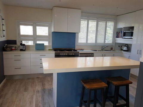 Waterfront 2 Bed Luxury Apartment In Corlette, Port Stephens - Sleeps 4 - eAccommodation 0