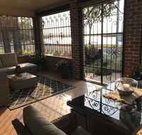 Waterfront Family House - eAccommodation