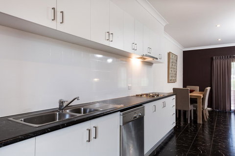 Blazing Stump Motel & Suites - eAccommodation 31