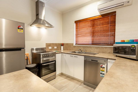 Blazing Stump Motel & Suites - eAccommodation 2