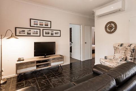 Blazing Stump Motel & Suites - eAccommodation 20