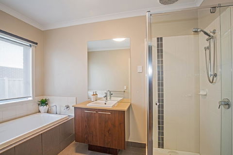 Nautical Rise Torquay - eAccommodation 20