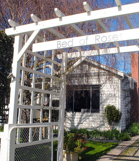 Bed Of Roses - eAccommodation 30