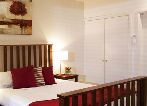 Ansonia On Lydiard - eAccommodation 21