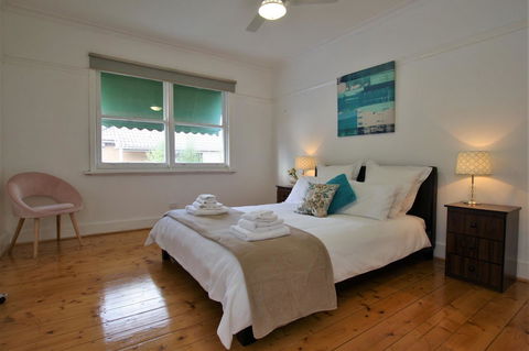 A Stroll Away - eAccommodation 7