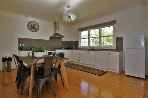 A Stroll Away - eAccommodation 3