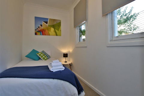 A Stroll Away - eAccommodation 8