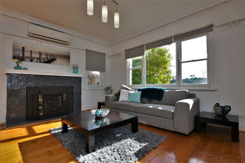 A Stroll Away - eAccommodation 1