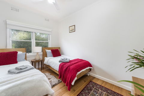 Hillside House - eAccommodation 5